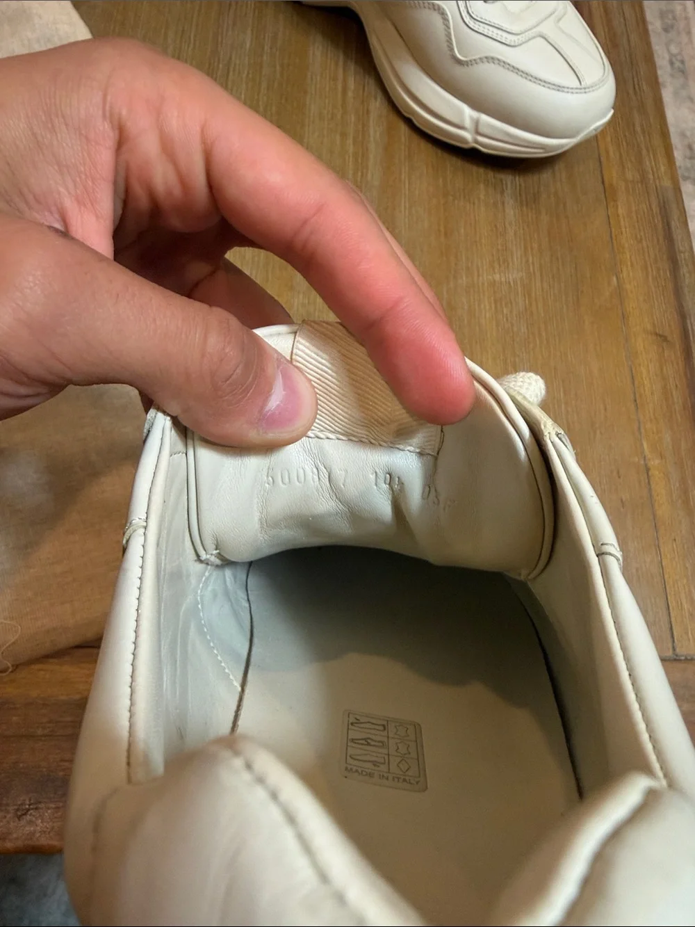 Gucci Off-White Leather Rhyton Sneakers with Red & Green Stripe
